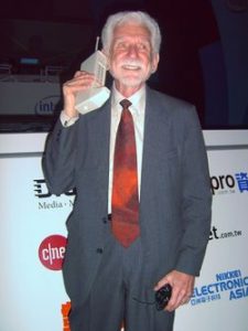 https://commons.wikimedia.org/wiki/File%3A2007Computex_e21Forum-MartinCooper.jpg